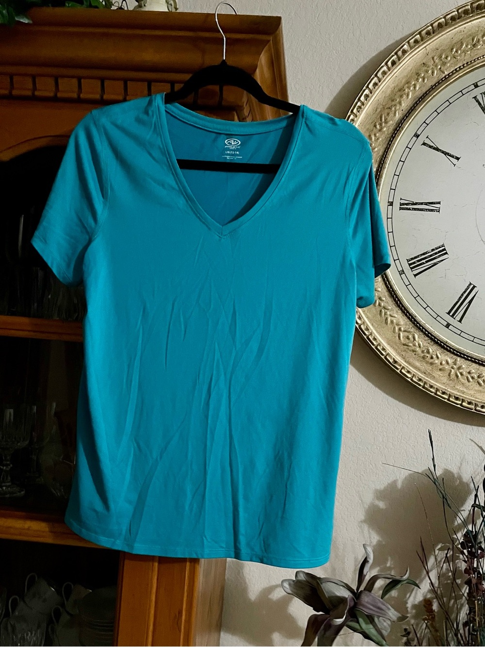 Athletic work Women’s Teal V-Neck Short Sleeve moisture wicking Tee buttery soft